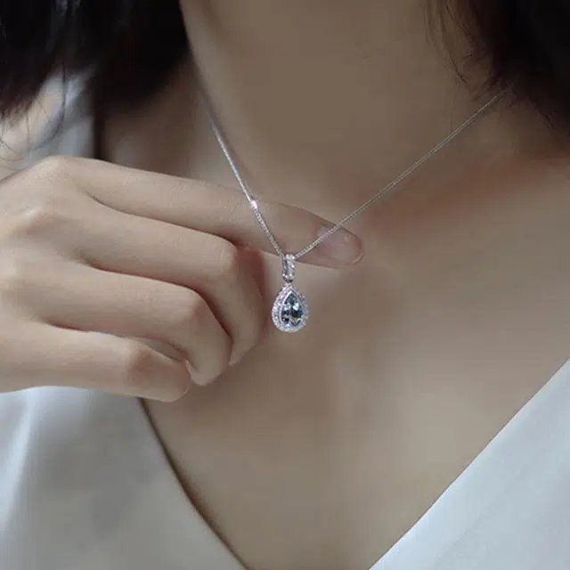 克拉日记 星辰大海轻奢设计高级感锁骨链 琉璃 玉石项链 女款