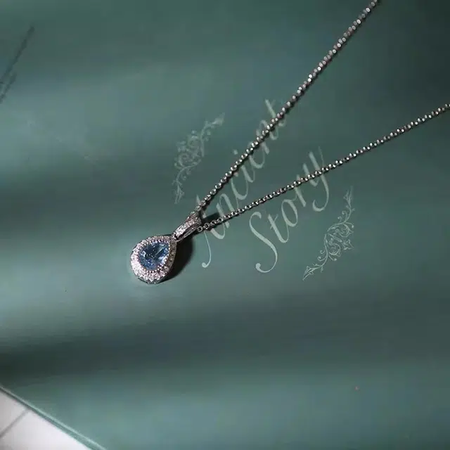 克拉日记 星辰大海轻奢设计高级感锁骨链 琉璃 玉石项链 女款