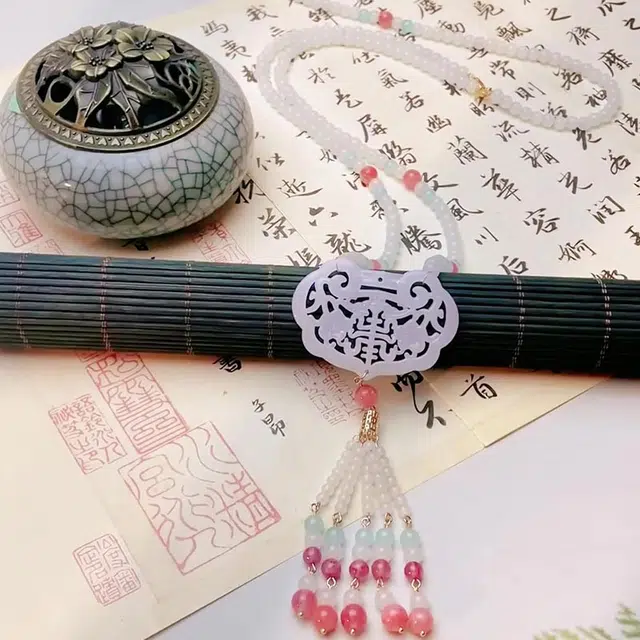 克拉日记 贝珠珍珠树脂涤纶粉色背云马面裙长流苏璎珞古风吊坠汉服配饰国风首饰招财平安 琉璃 项链 女款