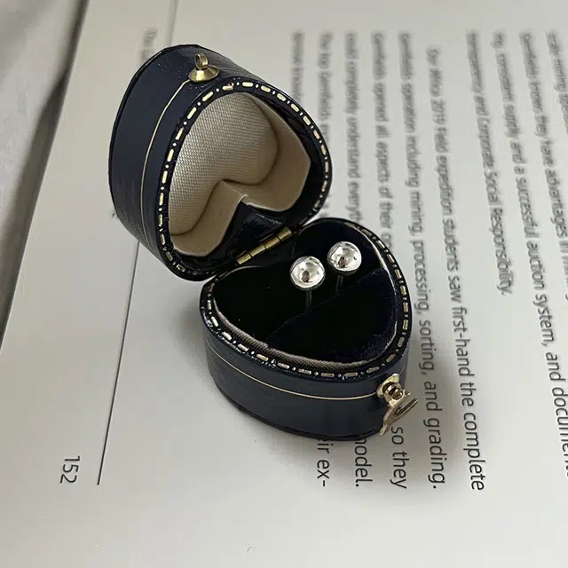 990