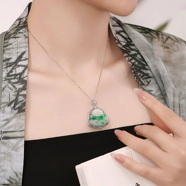 翠王妃 瑞翠 听禅 笑脸佛新中式多财多福上岸平安顺遂锁骨链天然 非洲翠 玉石项链 男女同款情侣款