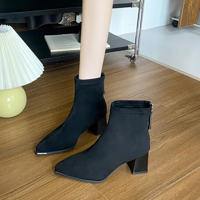 黑恐龙 百搭 绒面弹力靴 女