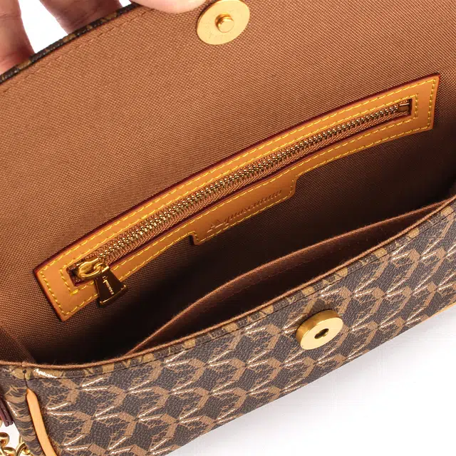 AQUASCUTUM PVC