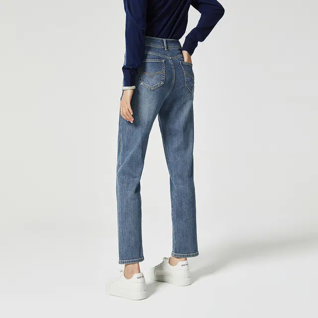 NINE WEST