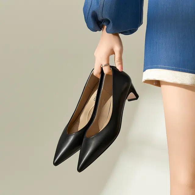 NINE WEST
