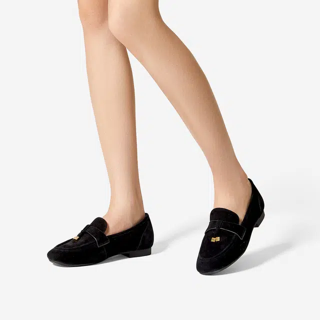 NINE WEST