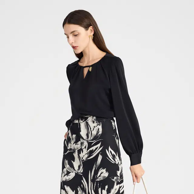 NINE WEST