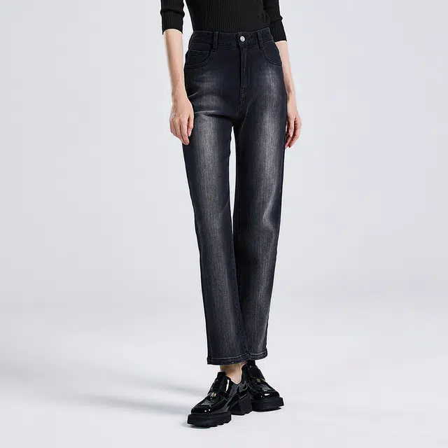 NINE WEST