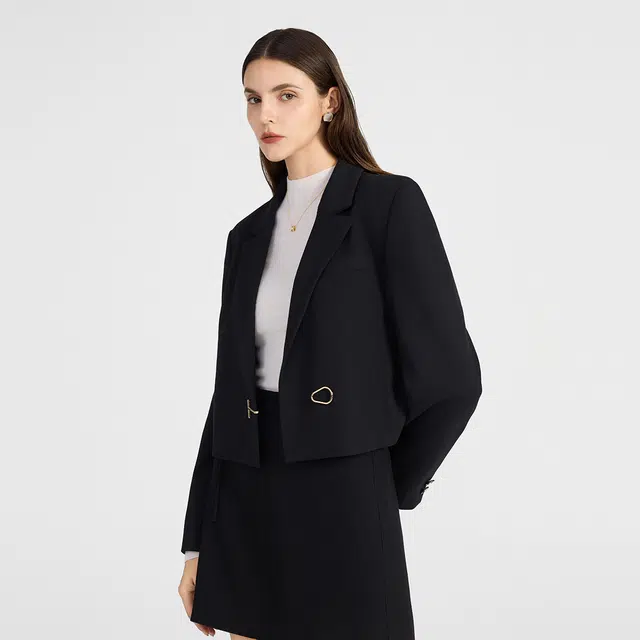 NINE WEST