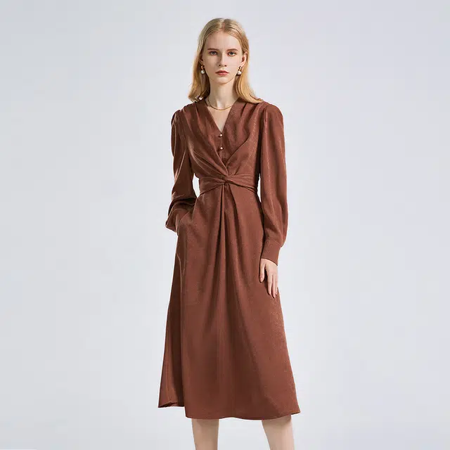 NINE WEST V