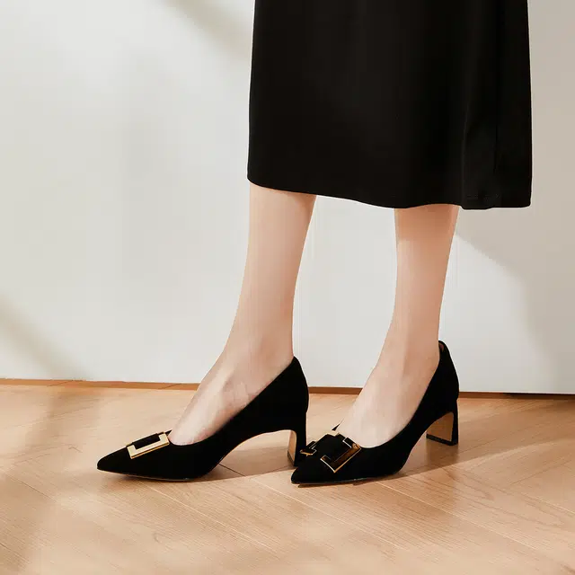 NINE WEST
