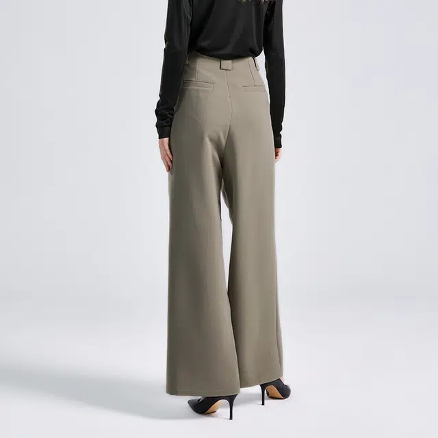 NINE WEST