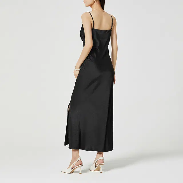 NINE WEST V