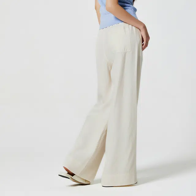 NINE WEST
