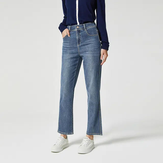 NINE WEST
