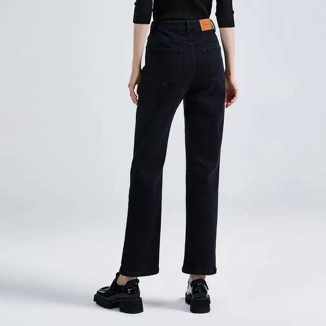 NINE WEST