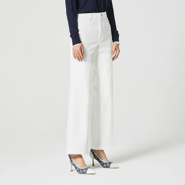 NINE WEST