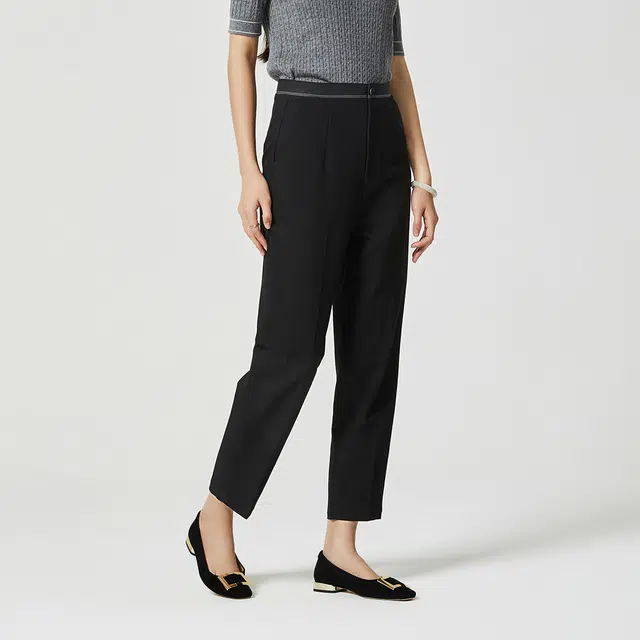 NINE WEST