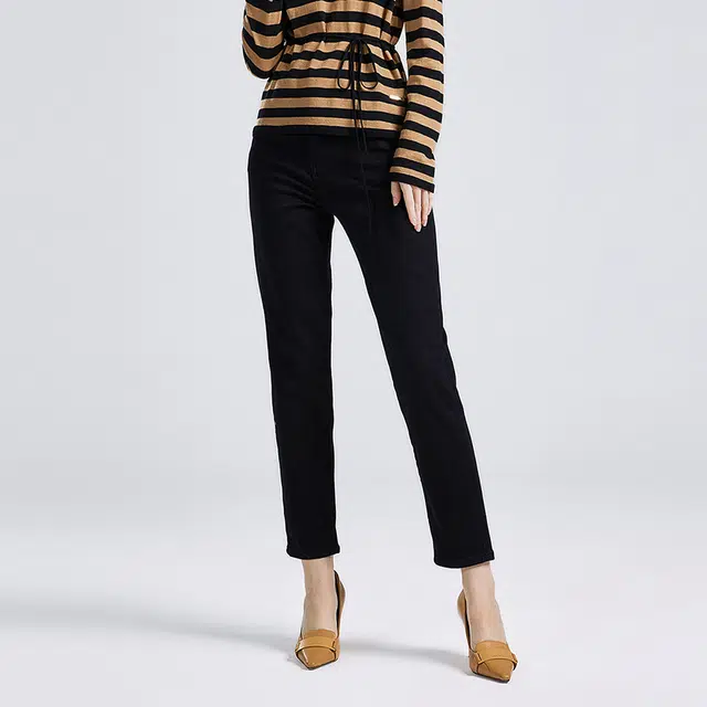 NINE WEST