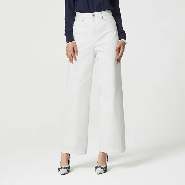 NINE WEST