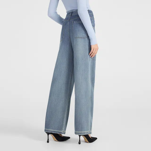 NINE WEST