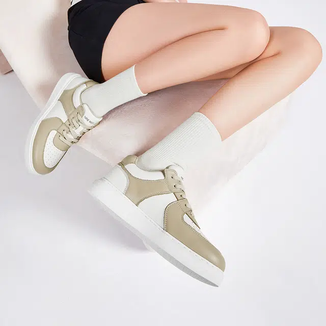 NINE WEST