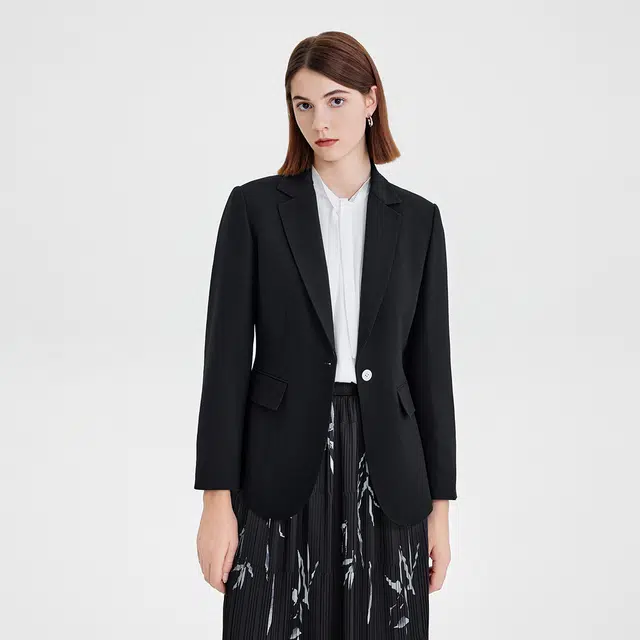 NINE WEST