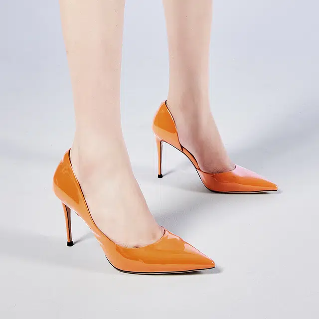 NINE WEST