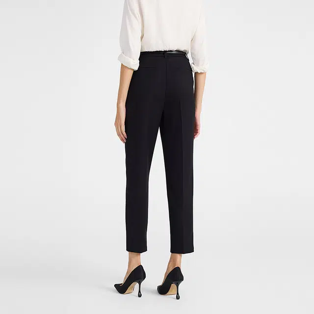 NINE WEST