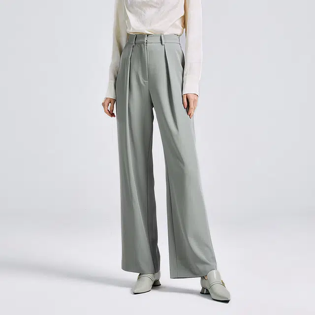 NINE WEST