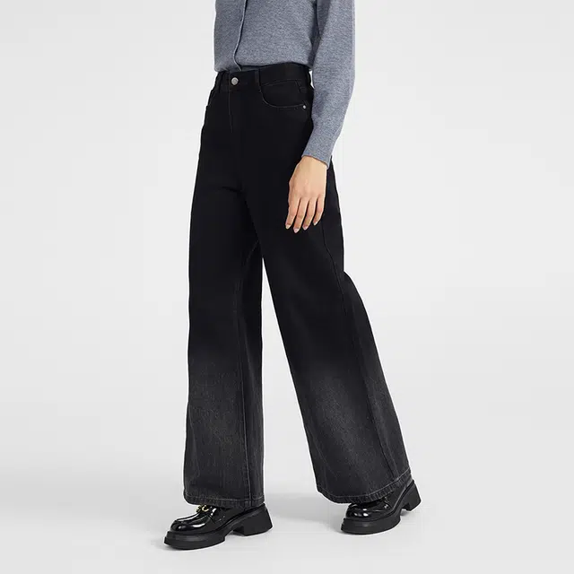 NINE WEST