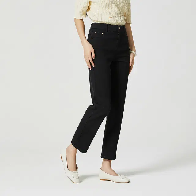 NINE WEST