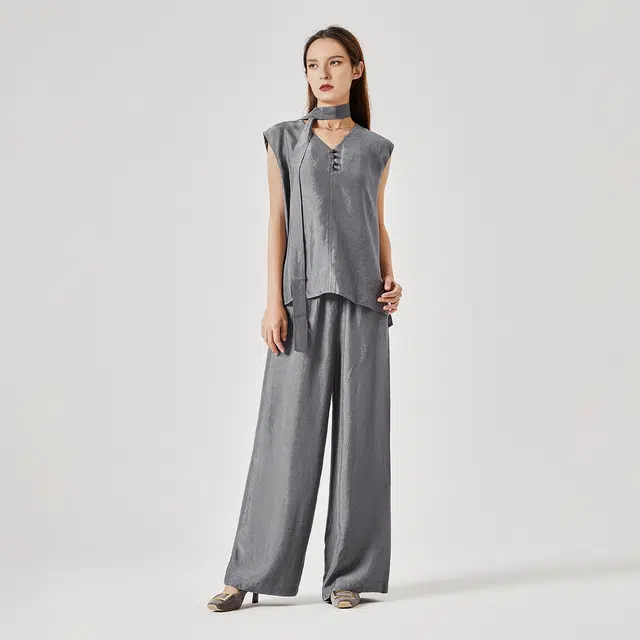 NINE WEST