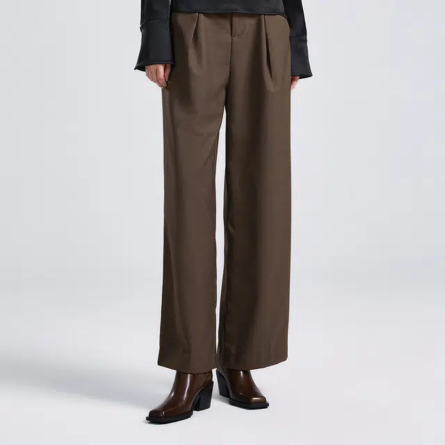 NINE WEST