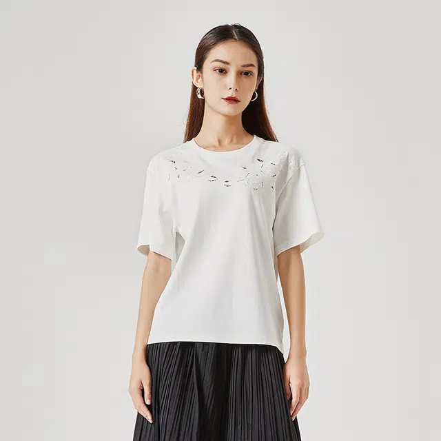NINE WEST T