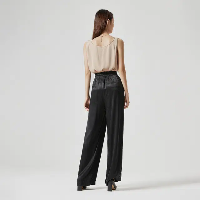 NINE WEST