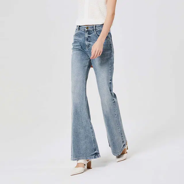 NINE WEST