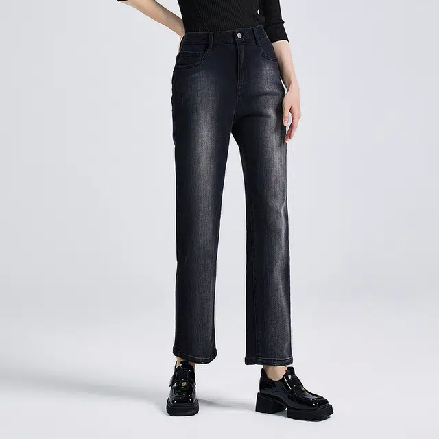 NINE WEST