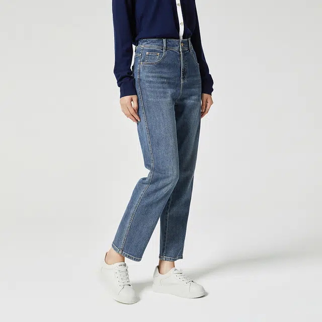 NINE WEST