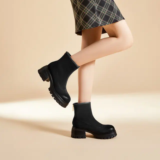 NINE WEST