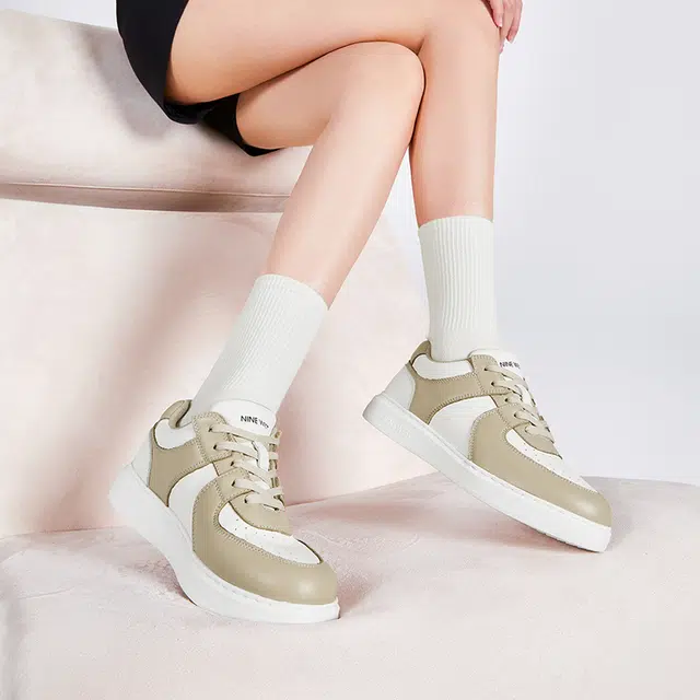 NINE WEST