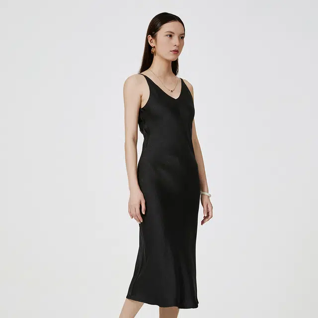NINE WEST V