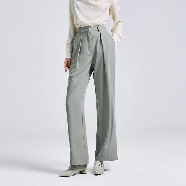 NINE WEST