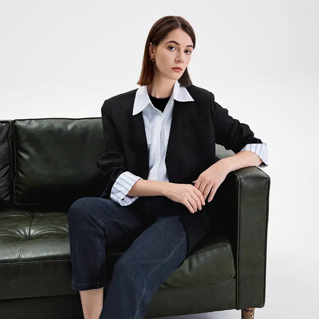 NINE WEST V