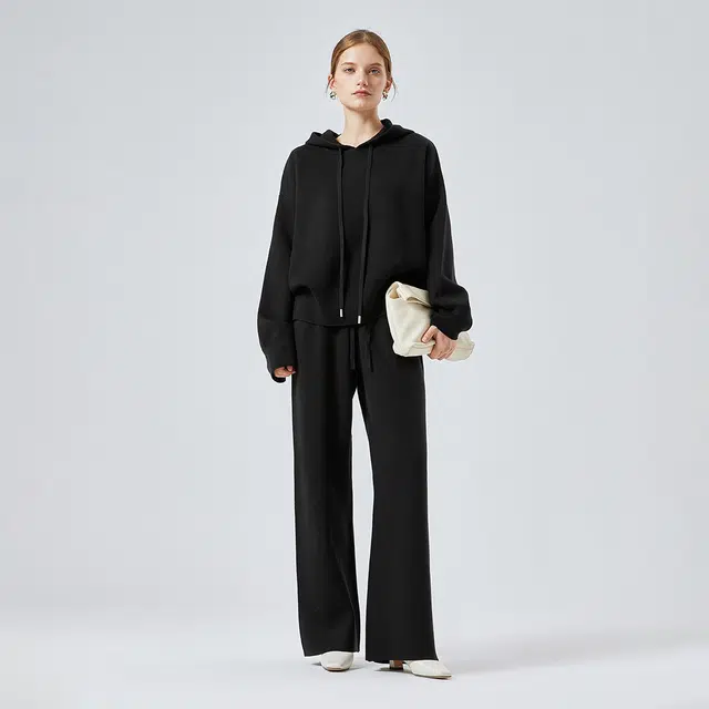 NINE WEST