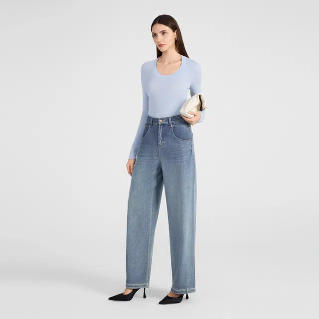 NINE WEST