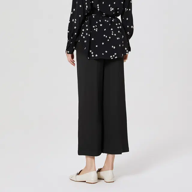 NINE WEST