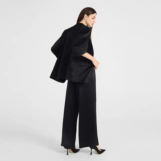 NINE WEST
