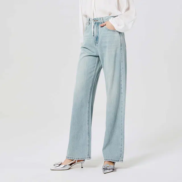 NINE WEST