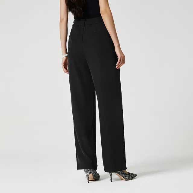 NINE WEST